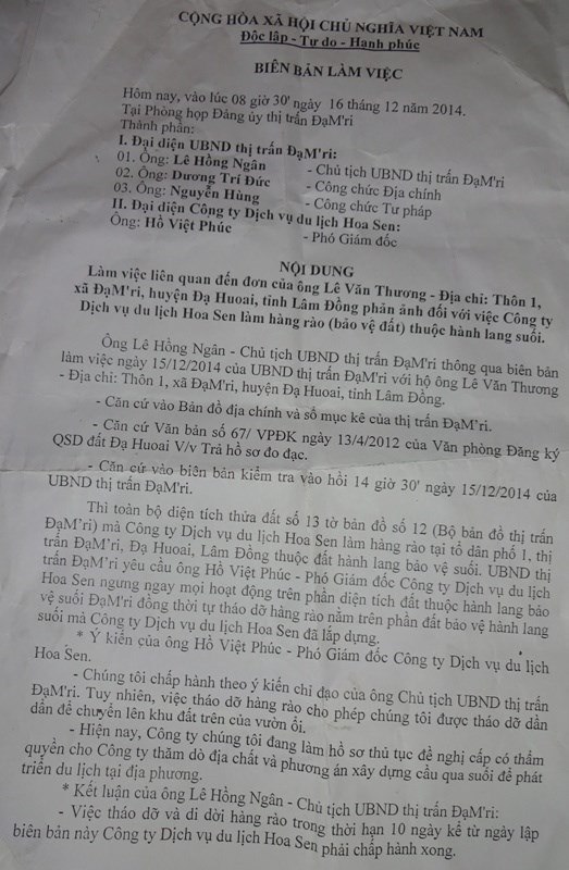 Nông[-]dân[-]Đạ[-]M’ri[-]tố[-]cáo[-]lãnh[-]đạo[-]Công[-]ty[-]Hoa[-]Sen[-]cướp[-]đất,[-]côn[-]đồ[-]